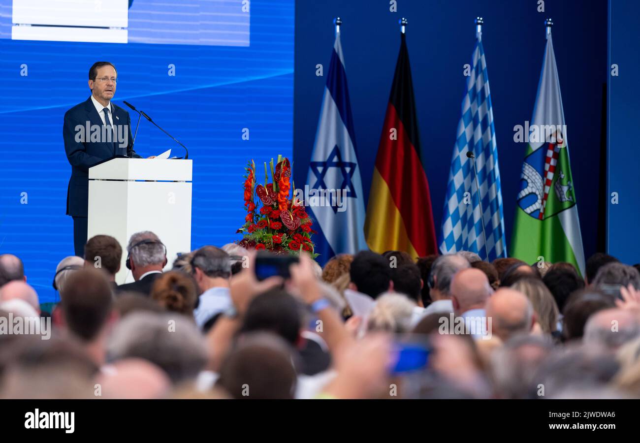 05 September 2022, Bavaria, Fürstenfeldbruck: Izchak Herzog, President of Israel, attends the commemoration ceremony at the air base for the 50th anniversary of the attack on Israeli athletes at the 1972 Munich Olympics. Photo: Sven Hoppe/dpa Stock Photo