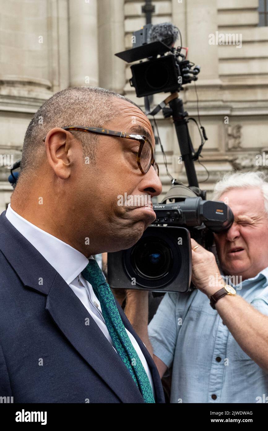 London, UK.  5 September 2022. James Cleverly arrives at the Queen Elizabeth II centre in Westminster ahead of Liz Truss being announced as the new leader of the Conservative Party and Prime Minister after Boris Johnson resigned.  Credit: Stephen Chung / Alamy Live News Stock Photo