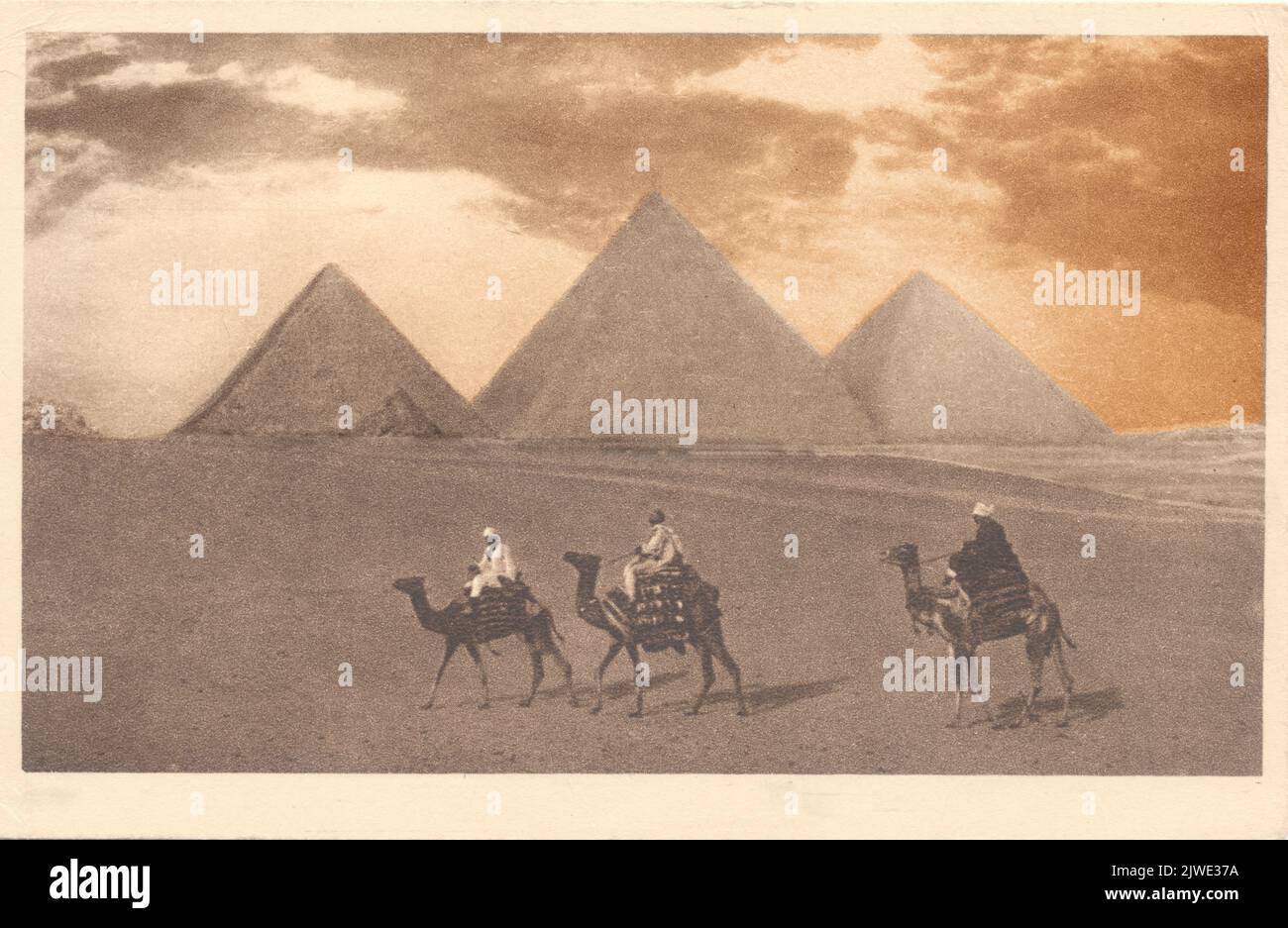 Great pyramid of giza sunset hi-res stock photography and images - Alamy