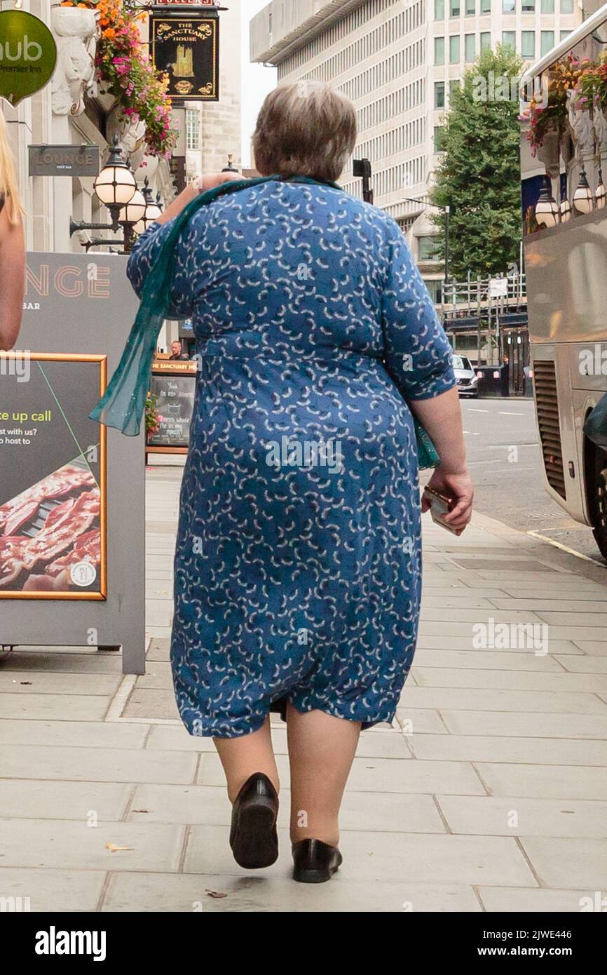 Westminster, London, UK, 5th September 2022.  Therese Coffey, tipped to be the new Deputy PM and Health Secretary following the announcement that Liz Truss is the new Conservative party leader and UK Prime Minister seen in Westminster. Amanda Rose/Alamy Live News Stock Photo