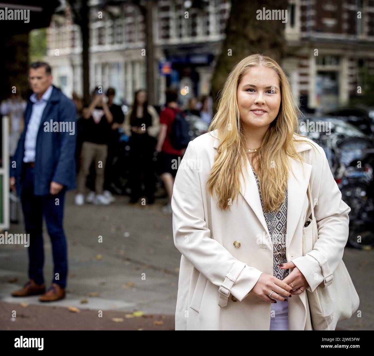 32 degree hi-res stock photography and images - Alamy
