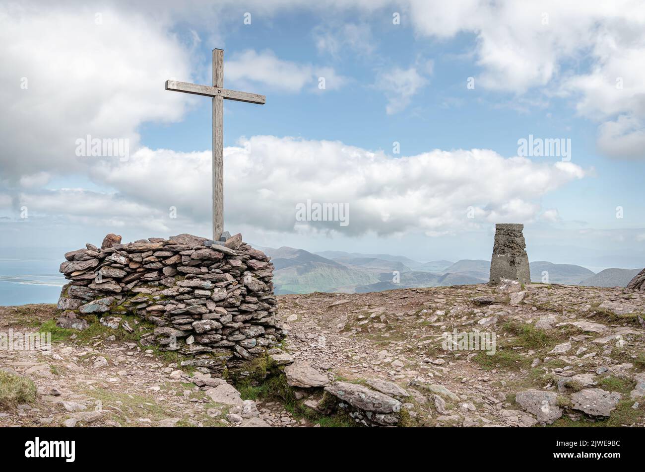 The Nineteenth summit cross on the West Side Pilgrim's Trail up Mount Brandon in County Kerry, Ireland Stock Photo