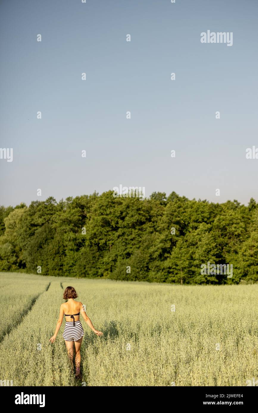Field walks hi-res stock photography and images - Alamy