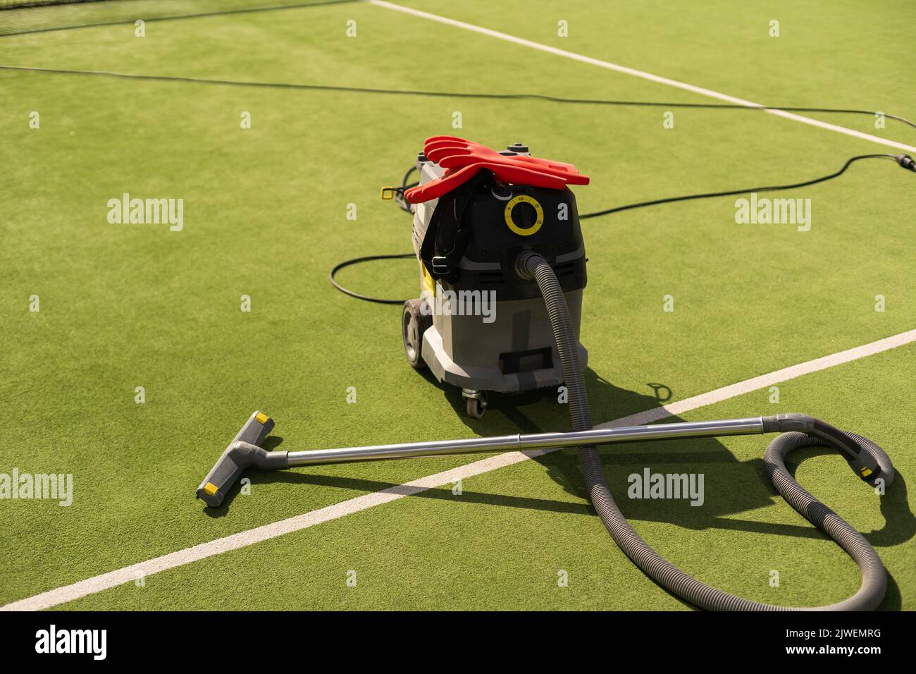 vacuum cleaner for the tennis court Stock Photo Alamy