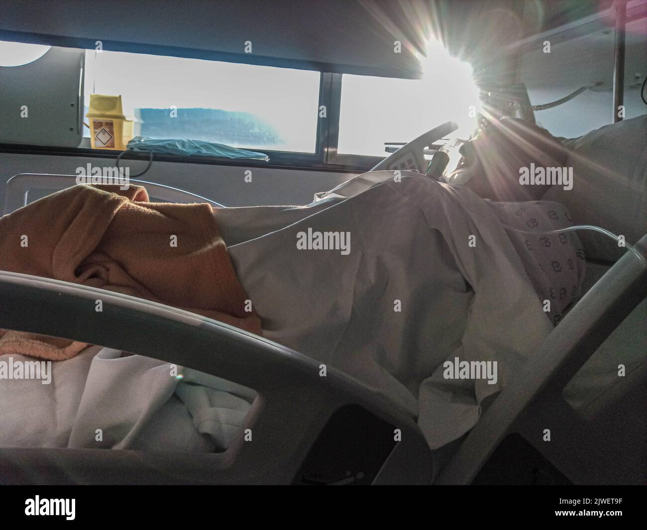Elderly man hospital bed hi-res stock photography and images - Alamy