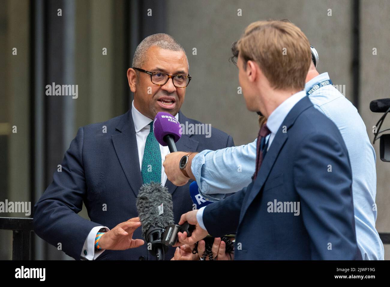 MP James Cleverly after the selection of the new Conservative party leader and new Prime Minister, outside the Queen Elizabeth II Centre, London, UK Stock Photo