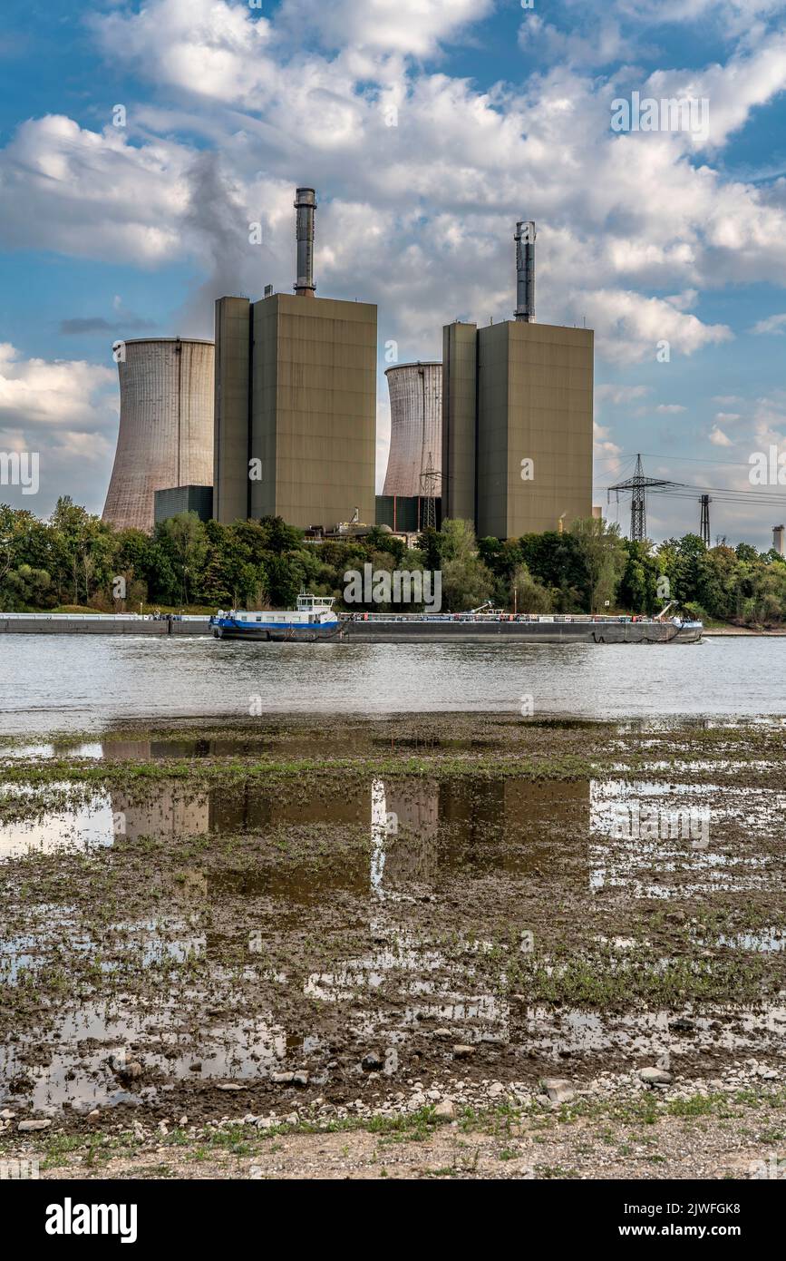 DuisburgHuckingen gasfired power station, operated by RWE, on the
