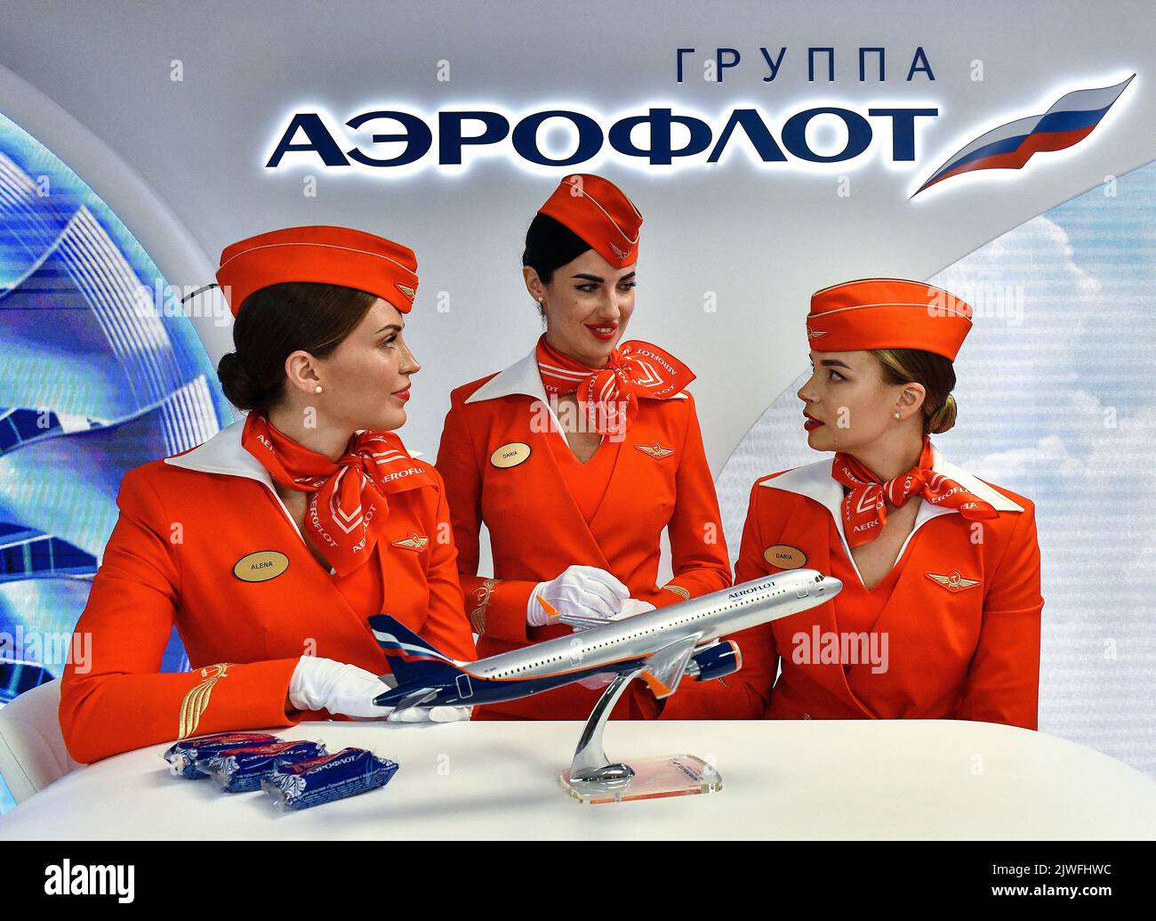 Video nasos bilan geylar Osiyolik qizlar tomosha qilinayotganda siyishadi