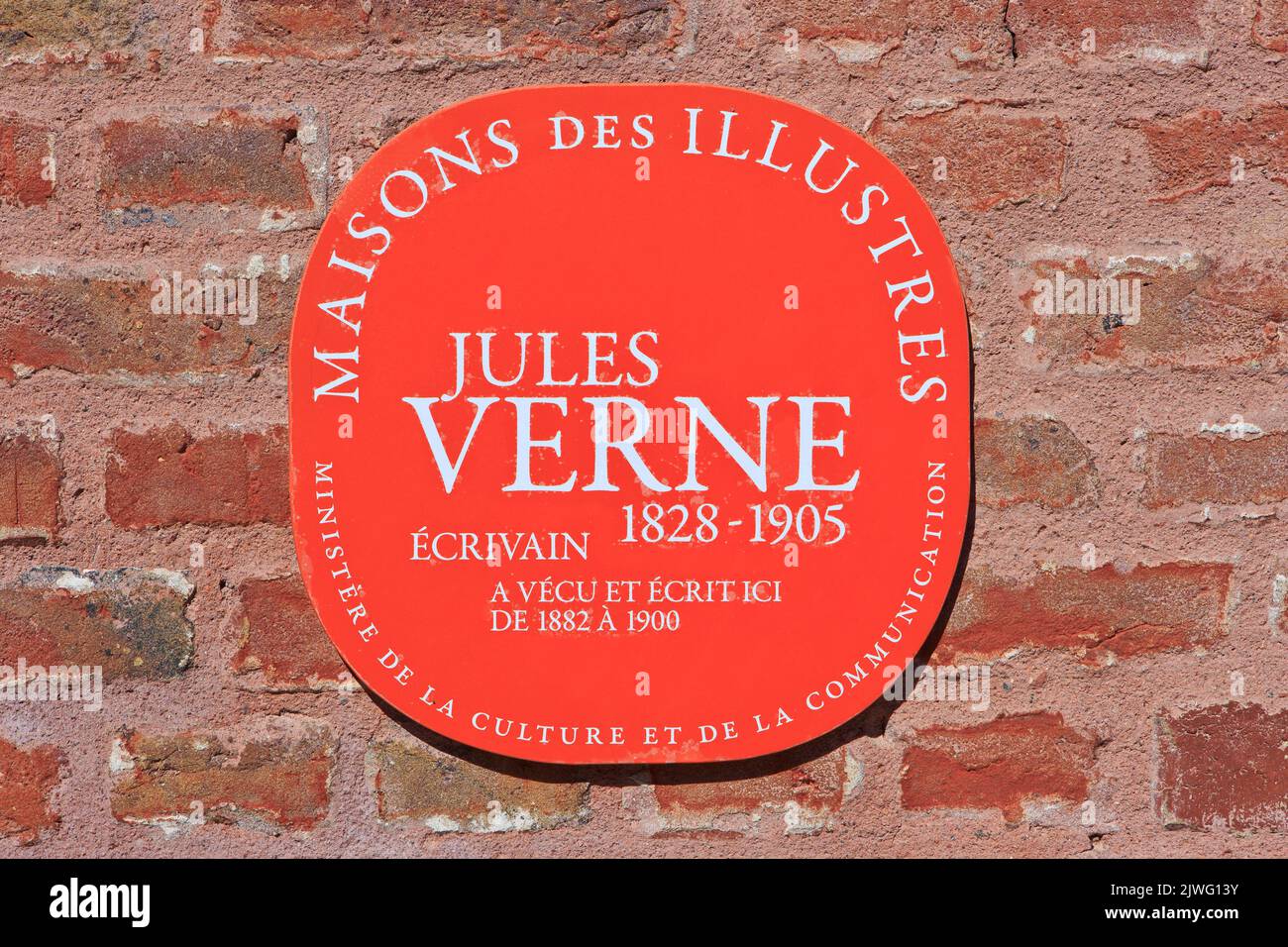 Sign at the entrance of the former home of the bestselling French author Jules Verne (1828-1905) in Amiens (Somme), France Stock Photo