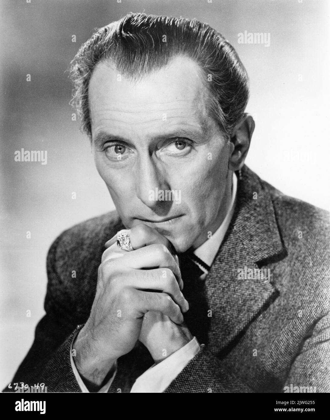 PETER CUSHING Portrait as Doctor / Professor Abraham Van Helsing in THE BRIDES OF DRACULA 1960 director TERENCE FISHER Hammer Films / Rank Film Distributors (UK) / Universal Pictures (US) Stock Photo