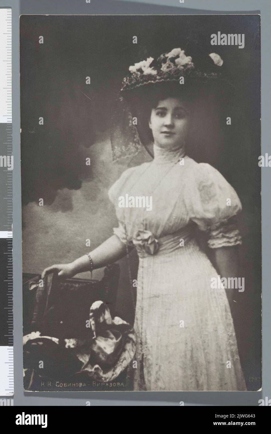 1920s womens fashion hi-res stock photography and images - Alamy
