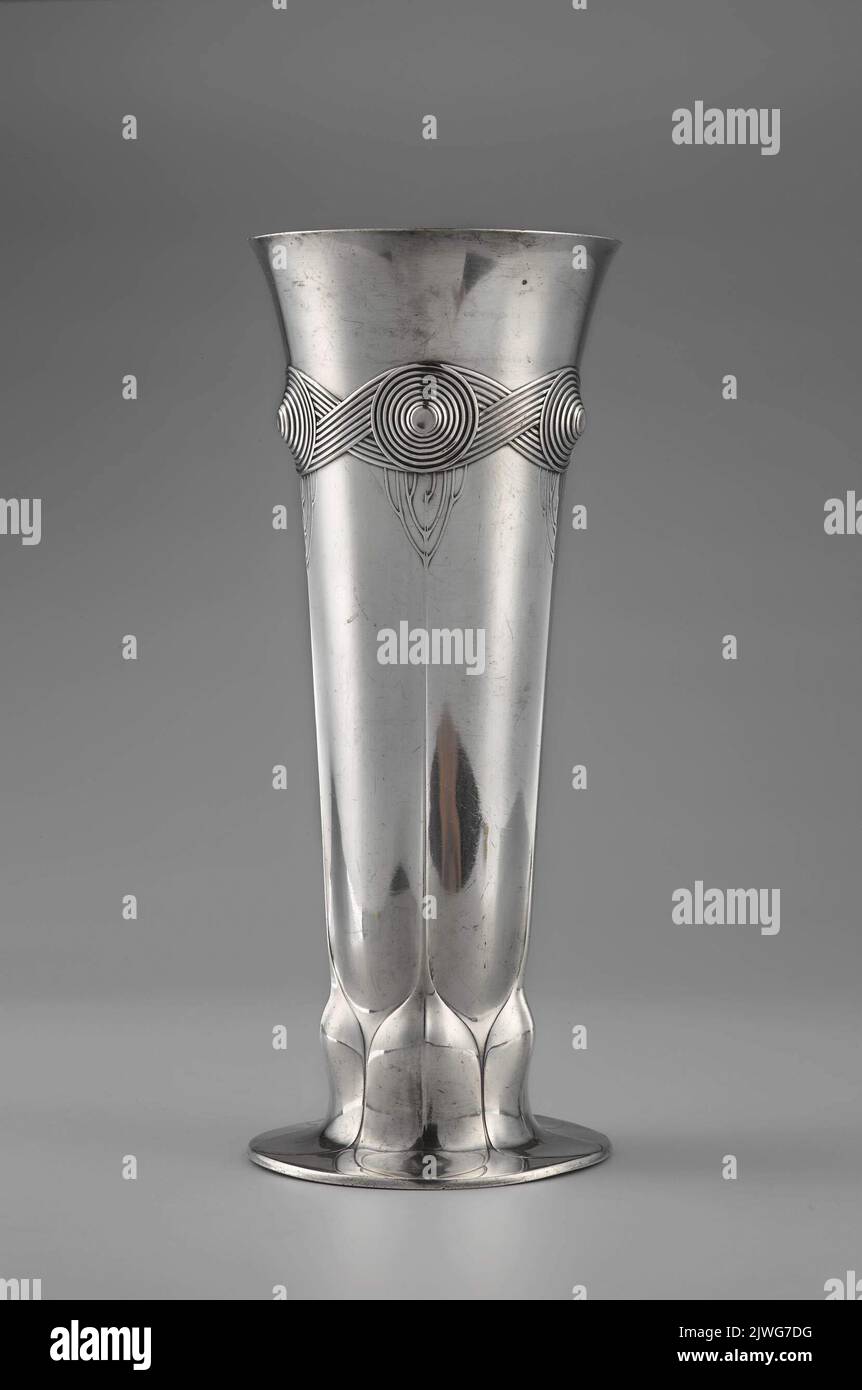 Art Nouveau flower vase. Orivit AG (Kolonia ; wytwórnia złotnicza