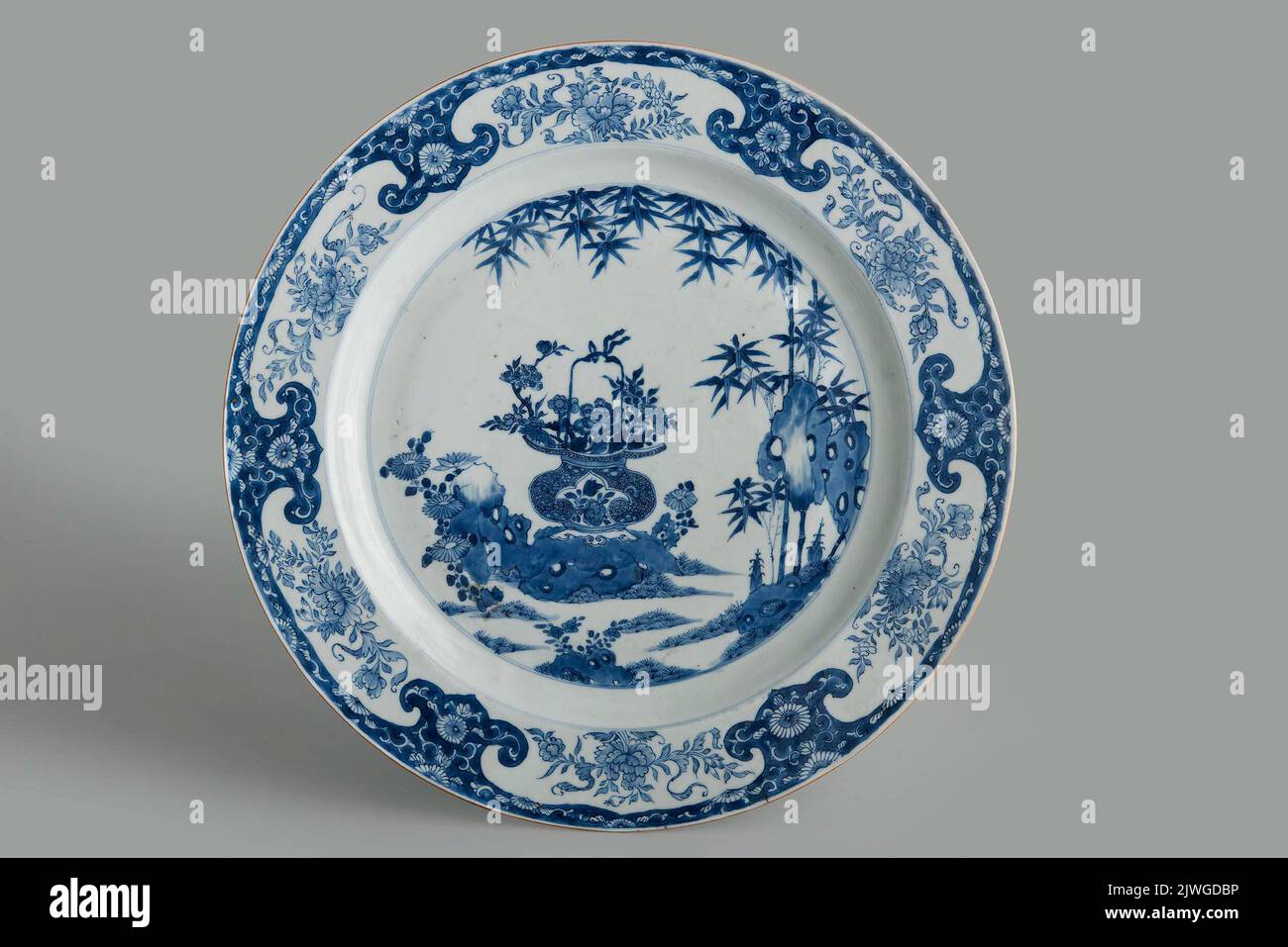 Decorative dish. unknown, craftsman Stock Photo Alamy