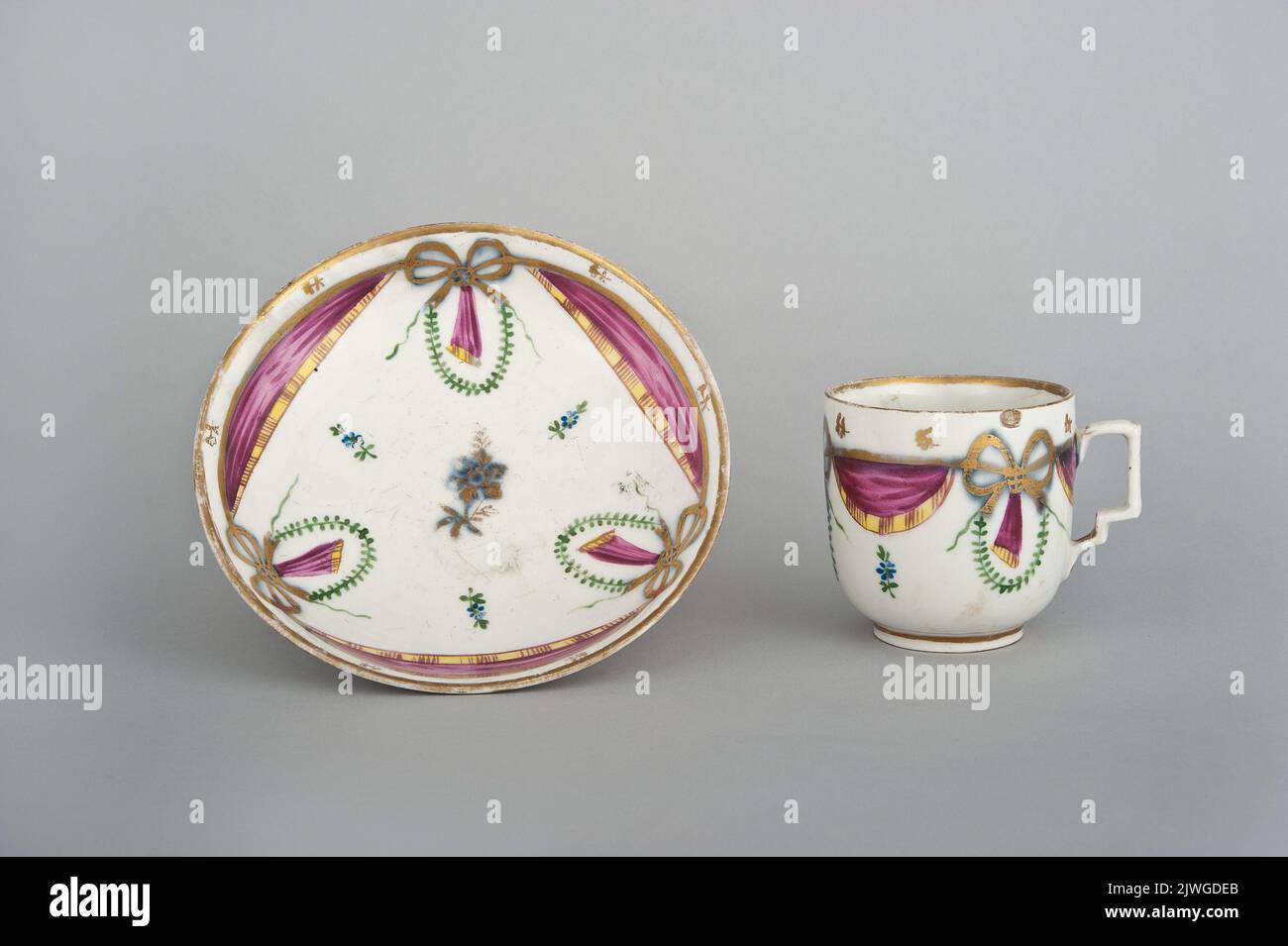 Teacup and saucer. Kaiserliche Porzellanmanufaktur in Wien (1744-1864), factory Stock Photo