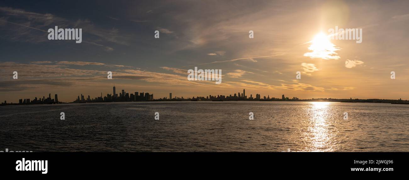 Late Evening Wide Panoramic View of Manhattan, New Jersey and Brooklyn from the Hudson Stock Photo