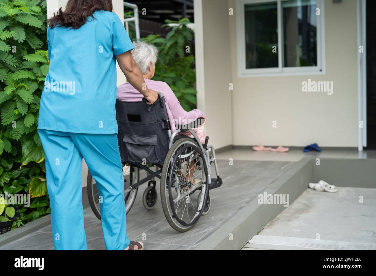 Happy wheelchair on ramp hi-res stock photography and images - Alamy