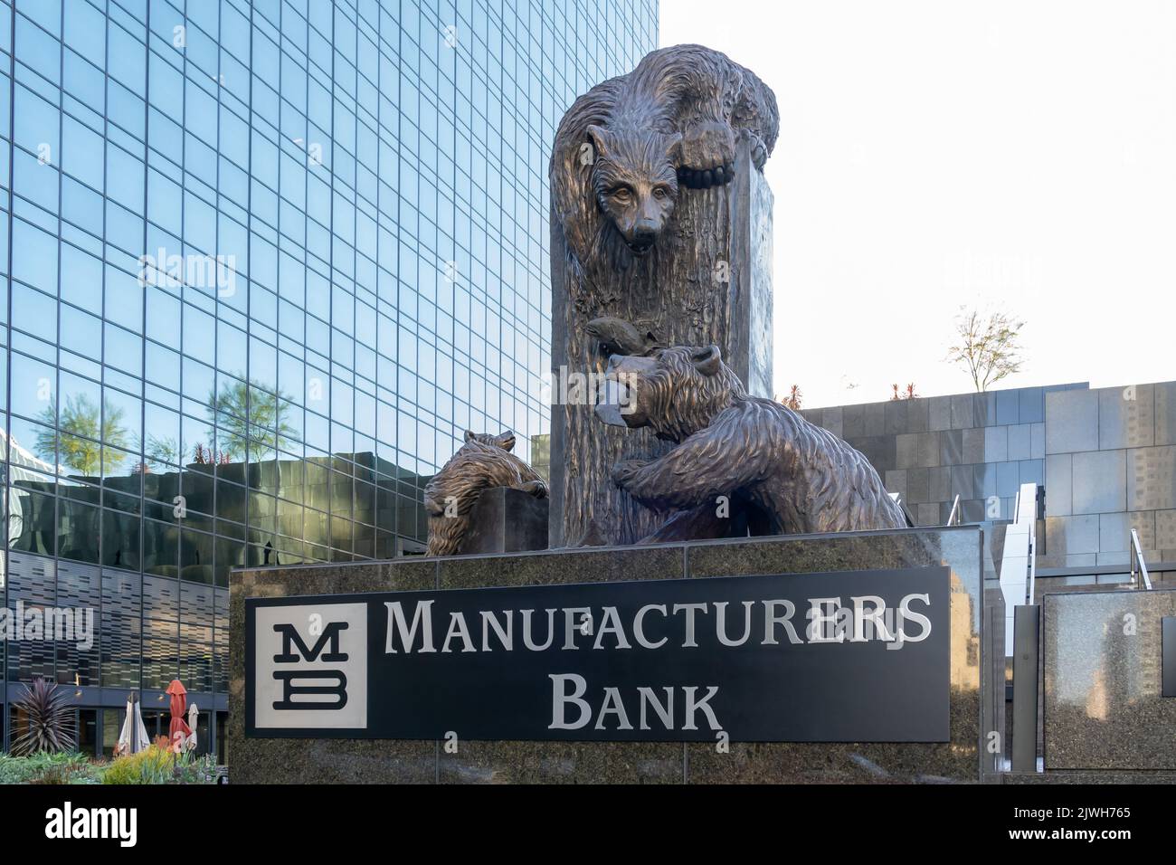 Los Angeles, Ca, USA July 5, 2022 Manufacturers Bank sign and statue