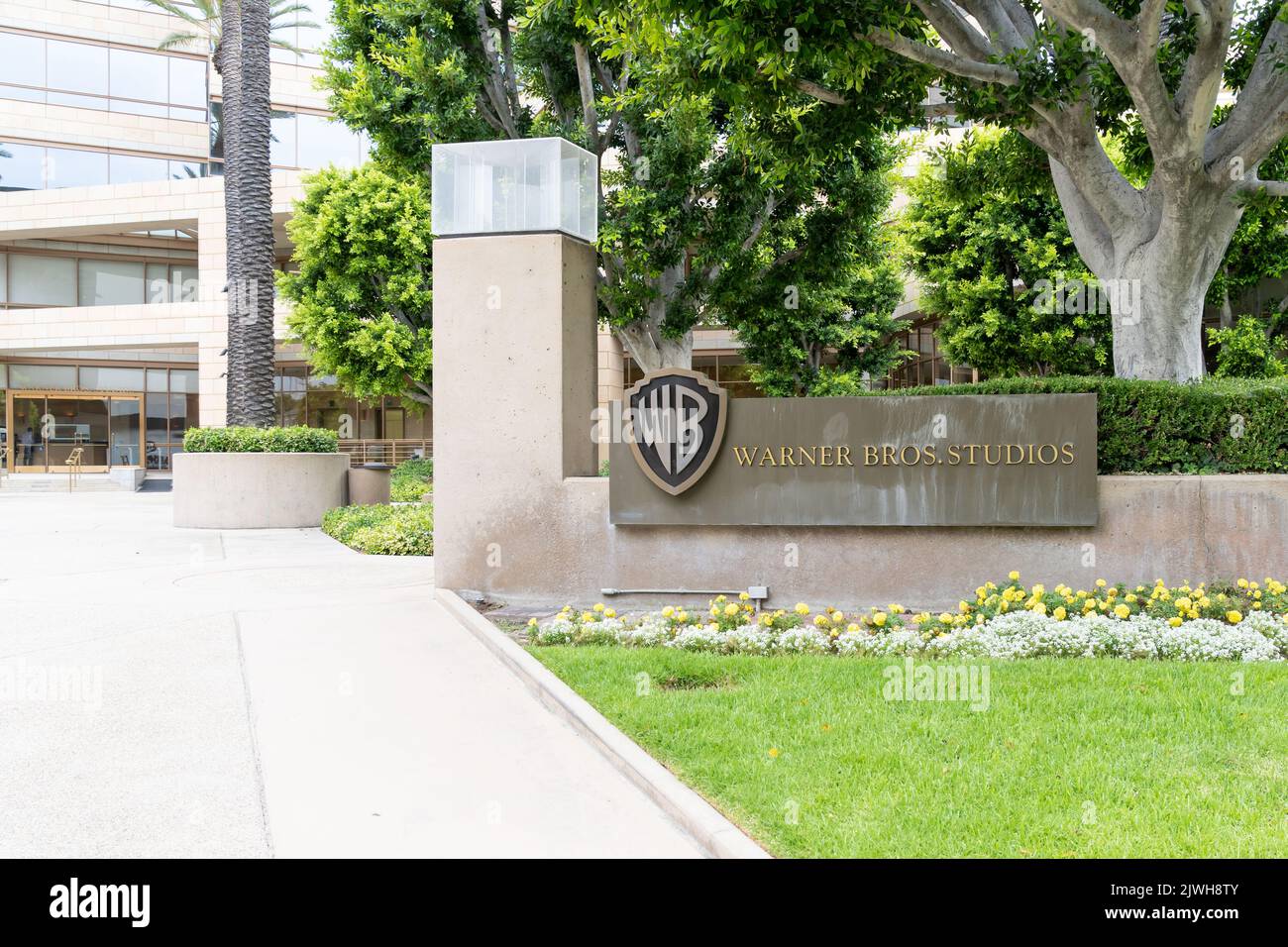 Wb Wikipedia Warner bros logo hi-res stock photography and images - Alamy