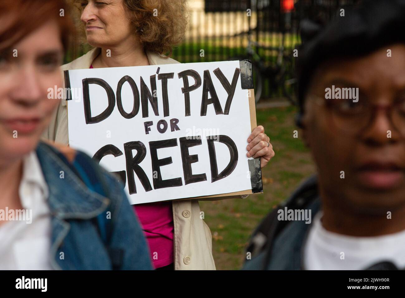 Don't pay uk hi-res stock photography and images - Alamy