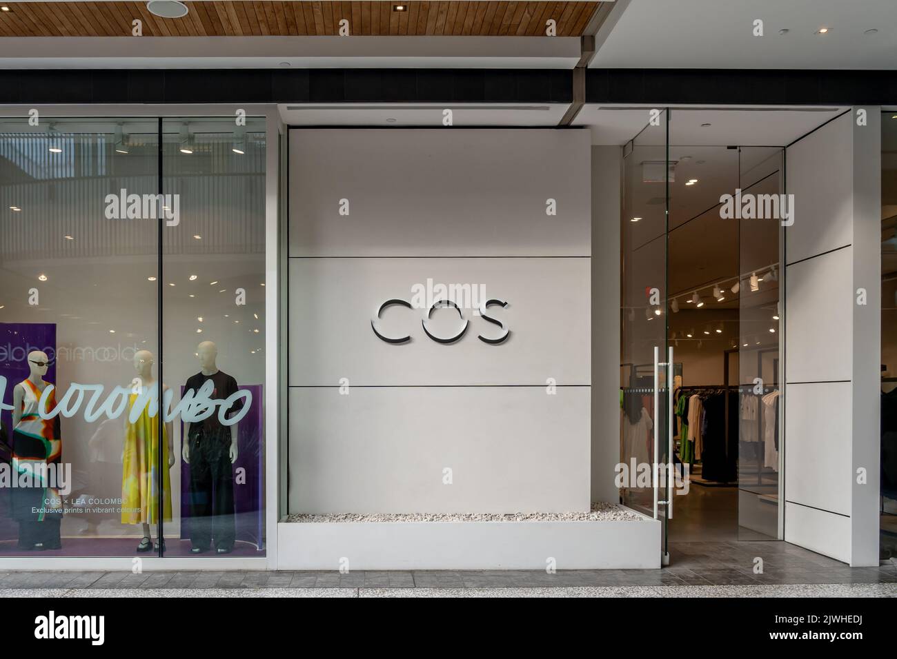 Los Angeles, CA, USA - July 11, 2022: A COS store at Westfield Century City Mall in Los Angeles, CA, USA. Stock Photo