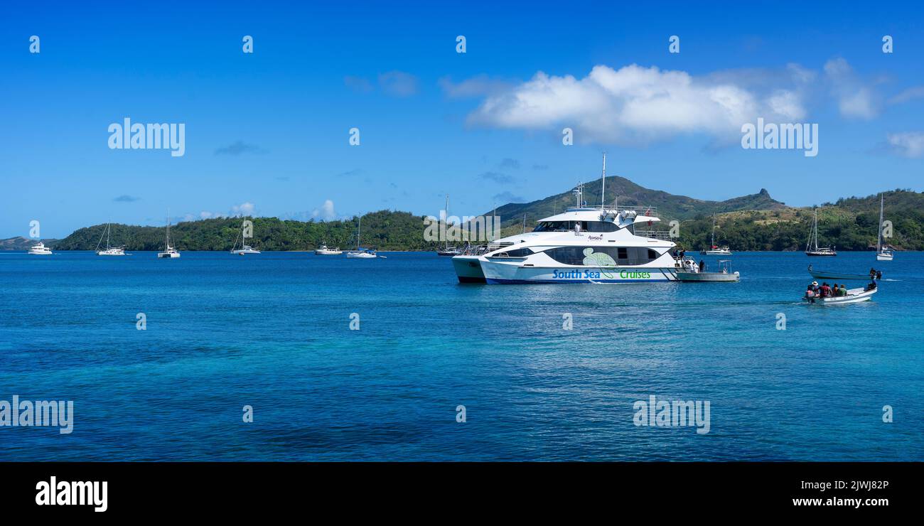 The Yasawa Flyer inter-island ferry dropping passengers at Nanuya Island Resort. Fiji Stock Photo