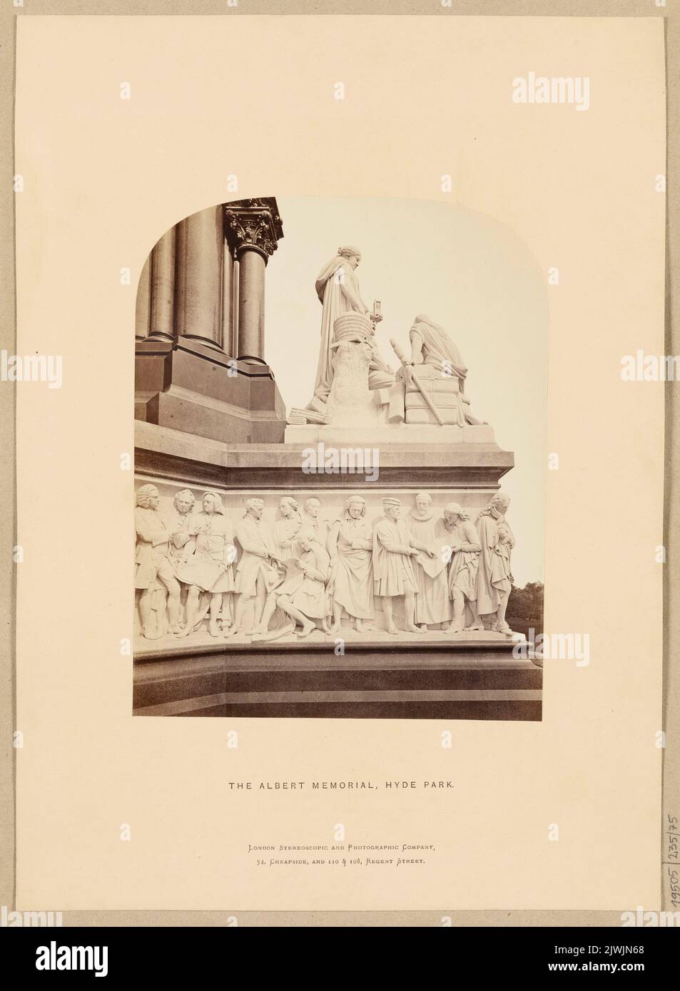 Albert Memorial in London. Fragment of sculptured frieze featuring musicians and the figural group “Production'. Weekes, Henry (1807-1877), sculptor, unknown, photographer, London Stereoscopic and Photographic Company (Londyn ; firma fotograficzna ; 1854-1922), photo studio Stock Photo