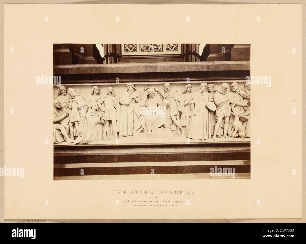 Albert Memorial in London. Fragment of sculptured frieze featuring Renaissance painters. unknown, photographer, London Stereoscopic and Photographic Company (Londyn ; firma fotograficzna ; 1854-1922), photo studio Stock Photo