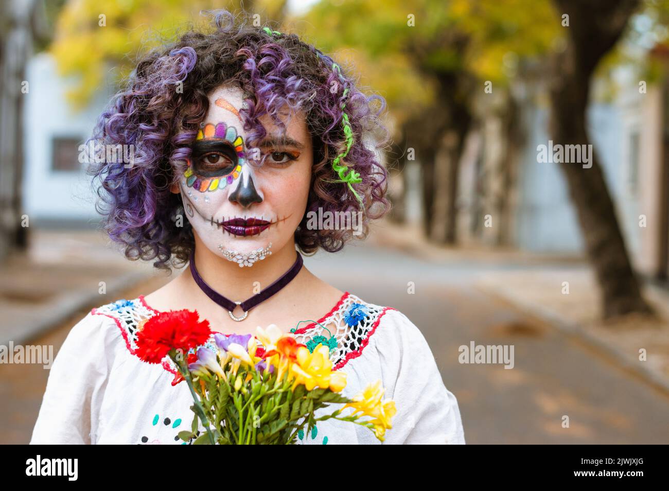 Pretty mexican young woman hi-res stock photography and images - Alamy
