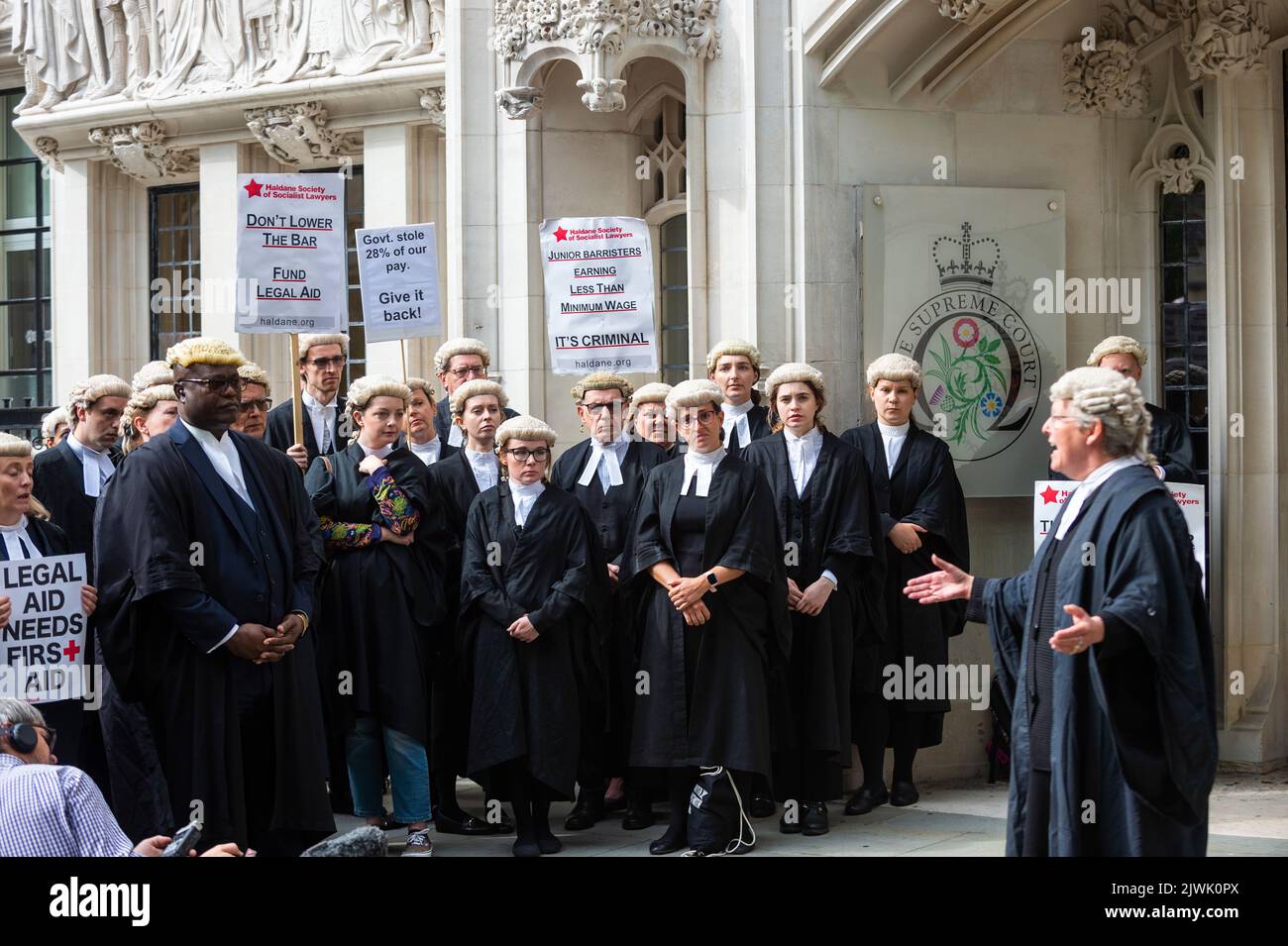 Legal robes hi-res stock photography and images - Alamy