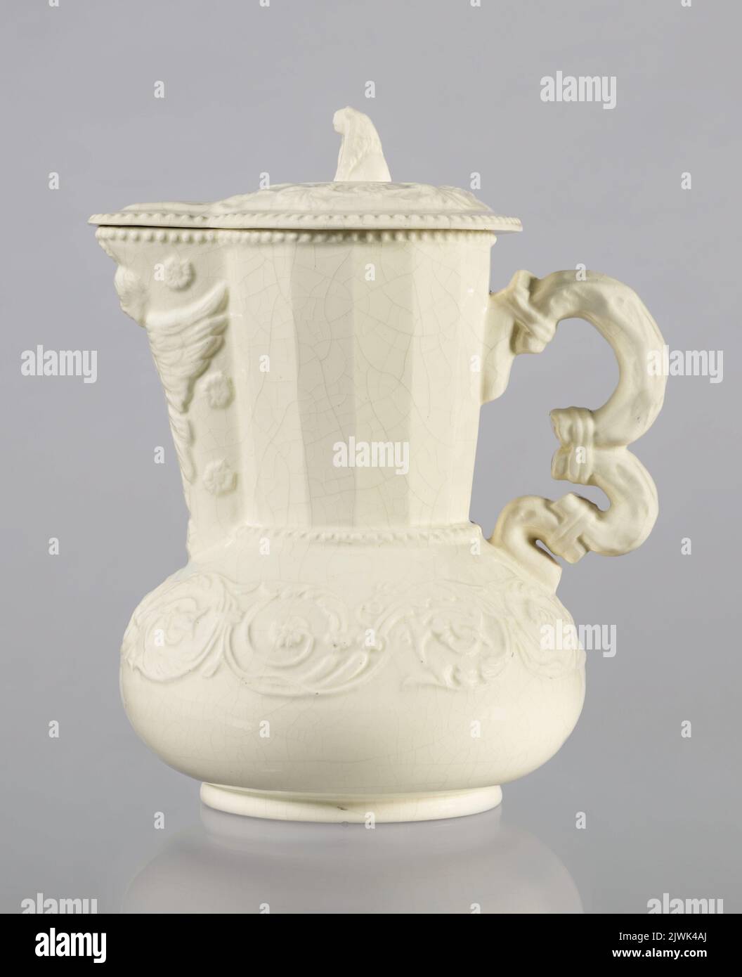 Decorative pitcher with a lid. Horodnica (18071914), manufacture Stock