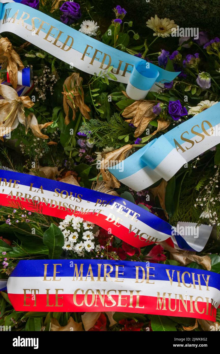 Spray of flowers, monument to the jewish victims of the French State