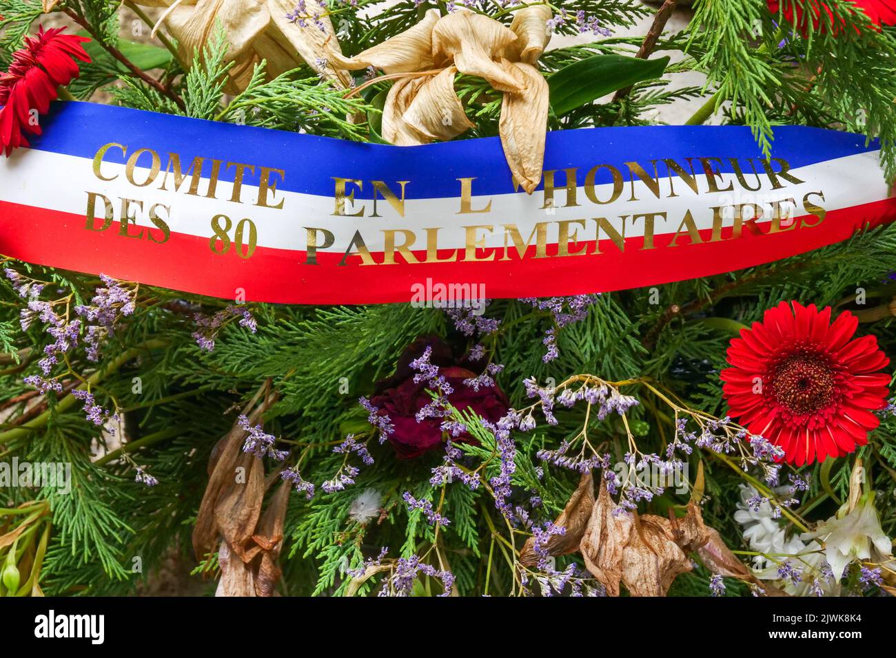 Spray of flowers, monument to the jewish victims of the French State