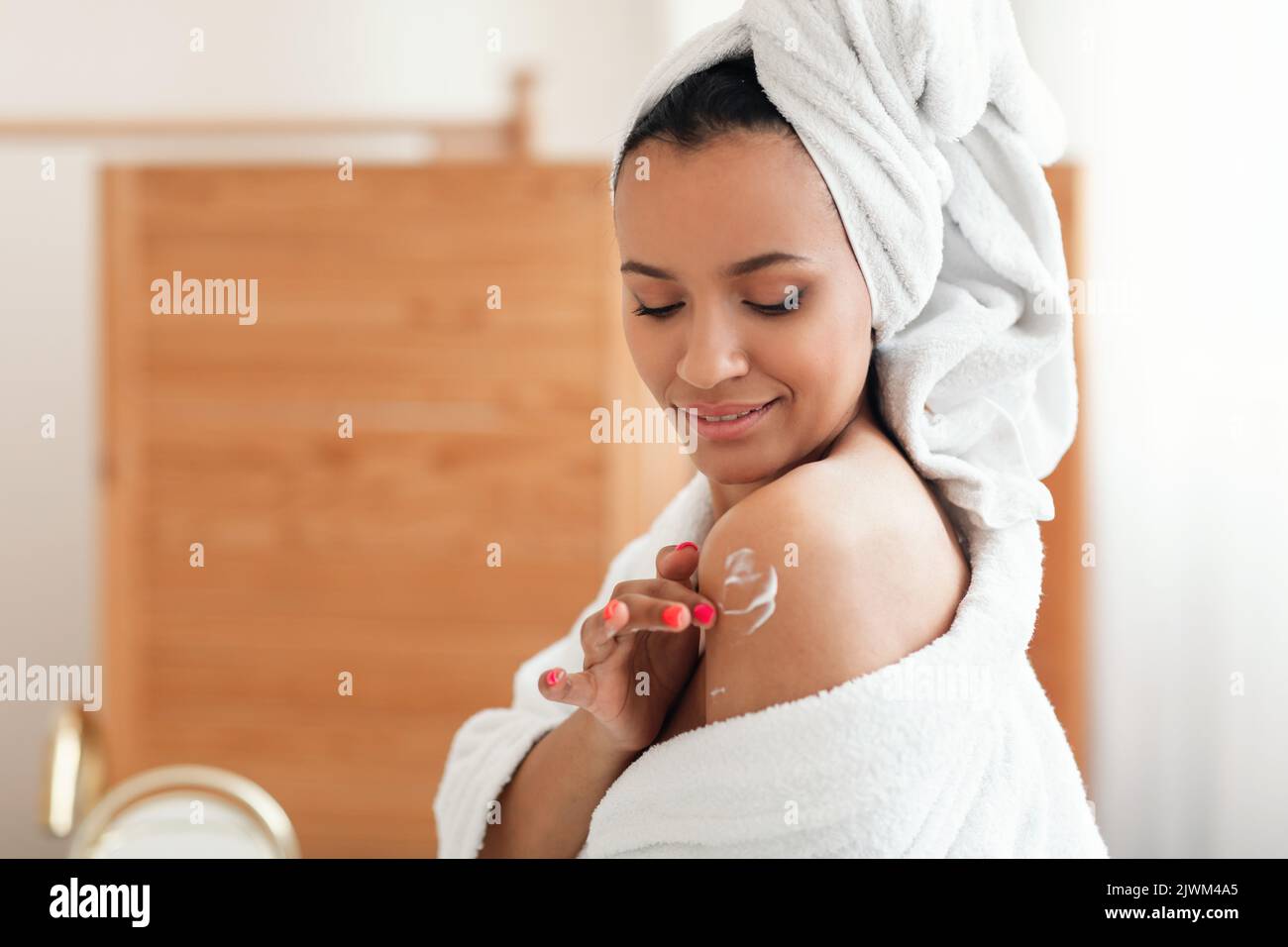 Caring for body hi-res stock photography and images - Alamy