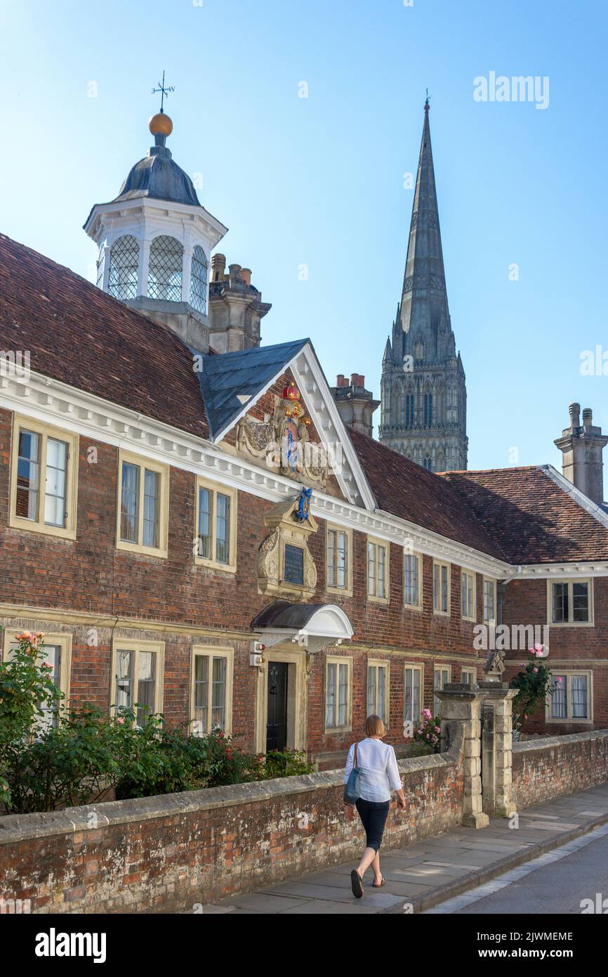 17th century The College of Matrons Almshouses and Salisbury Cathedral, Cathedral Close, Salisbury, Wiltshire, England, United Kingdom Stock Photo