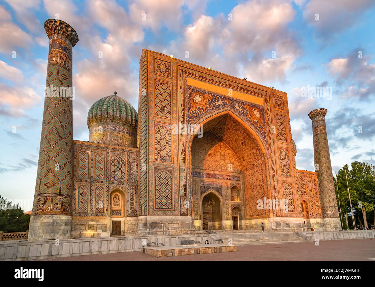 Sher-Dor  Madrasah, Registan, Samarkand, Uzbekistan Stock Photo