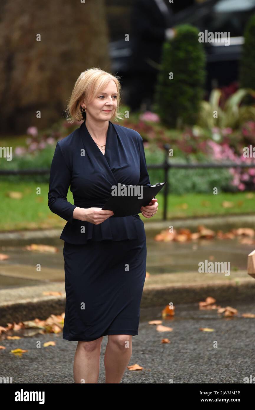 London, UK. 6th Sep, 2022. Liz Truss gives her first speech in Downing Street as the new Prime Minister of the United Kingdom after returning from Balmoral Castle in Scotland where her role was appointed by Her Majesty Queen Elizabeth ll and Truss was invited to form a government. Credit: MARTIN DALTON/Alamy Live News Stock Photo