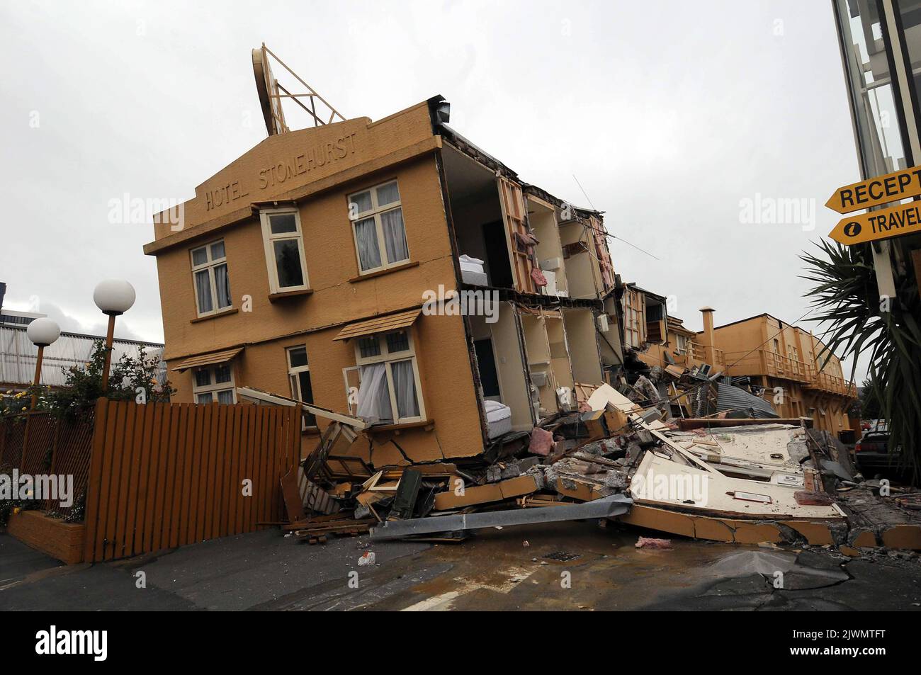 Where did the earthquake hit in new zealand