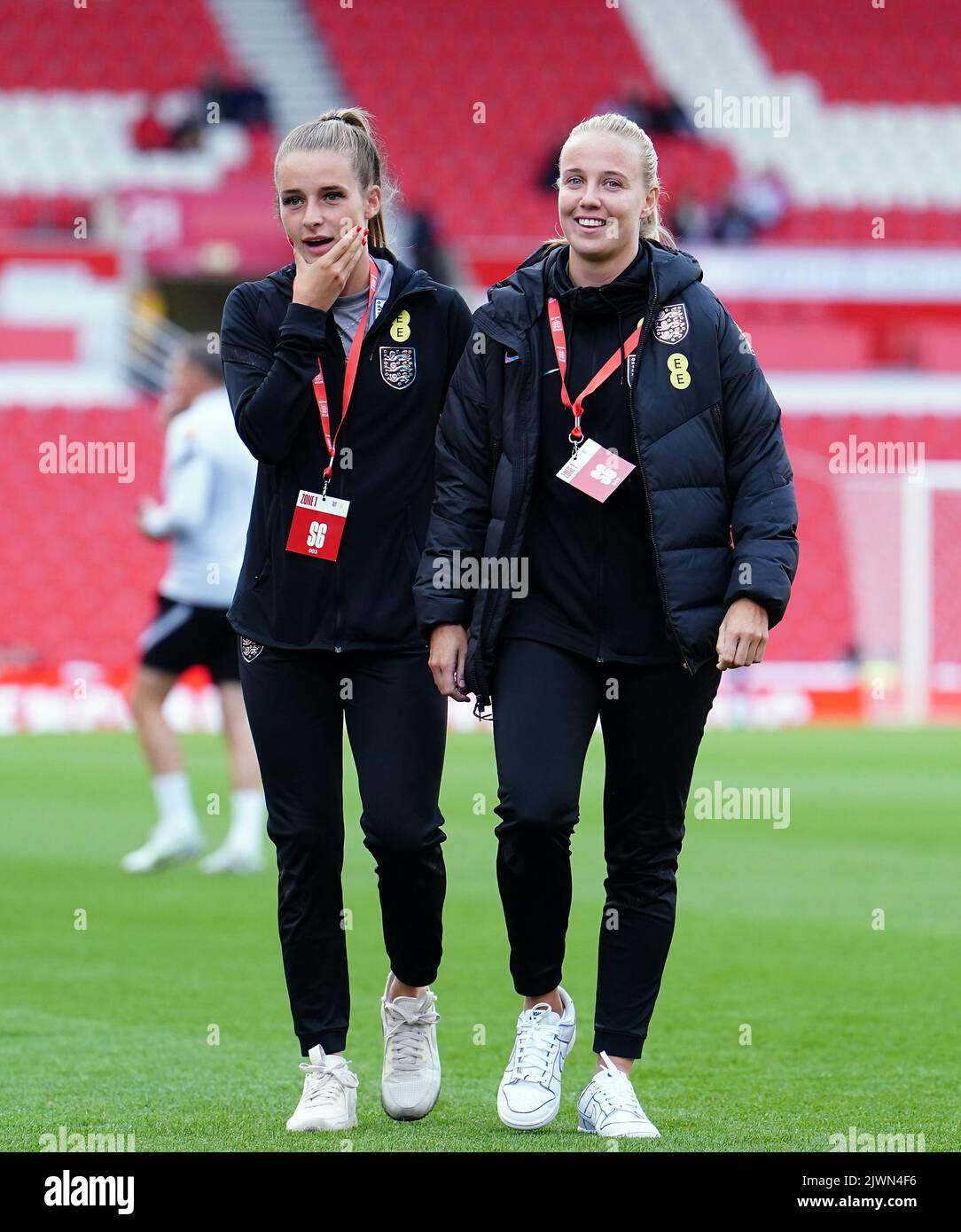 England’s Ella Toone and Beth Mead (right) inspect the pitch before the