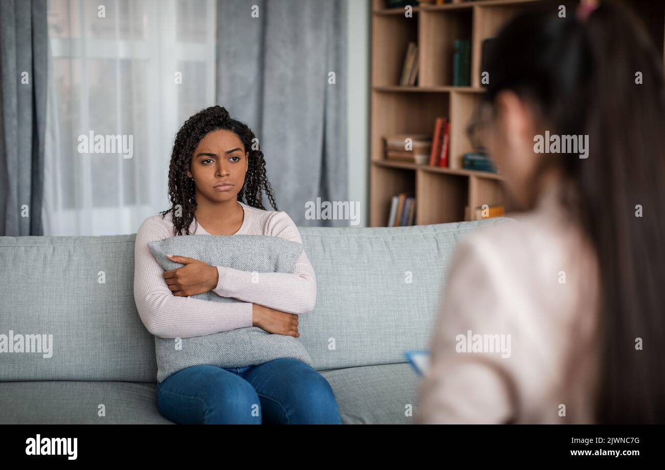 African american caucasian doctor hi-res stock photography and images ...