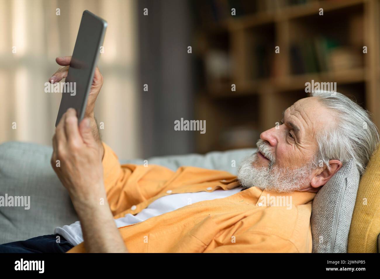 Side view closeup senior hi-res stock photography and images - Alamy