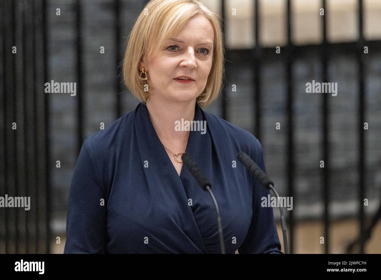 London, UK. 6th Sep, 2022. Liz Truss arrives in Downing Street as the ...