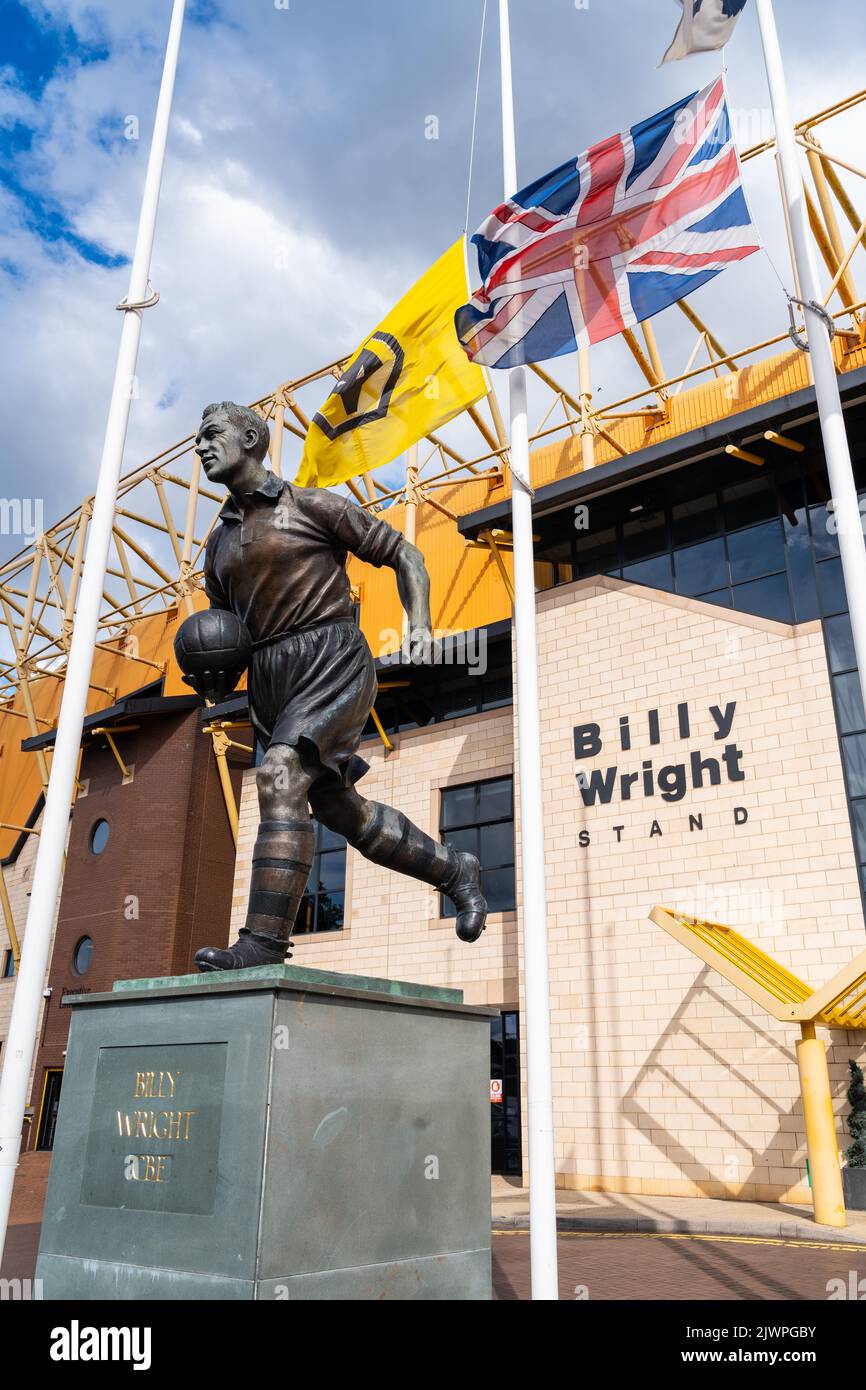 The Billy Wright statue outside of the Wolverhampton Wanderers Molineux stadium in Wolverhampton in the UK Stock Photo