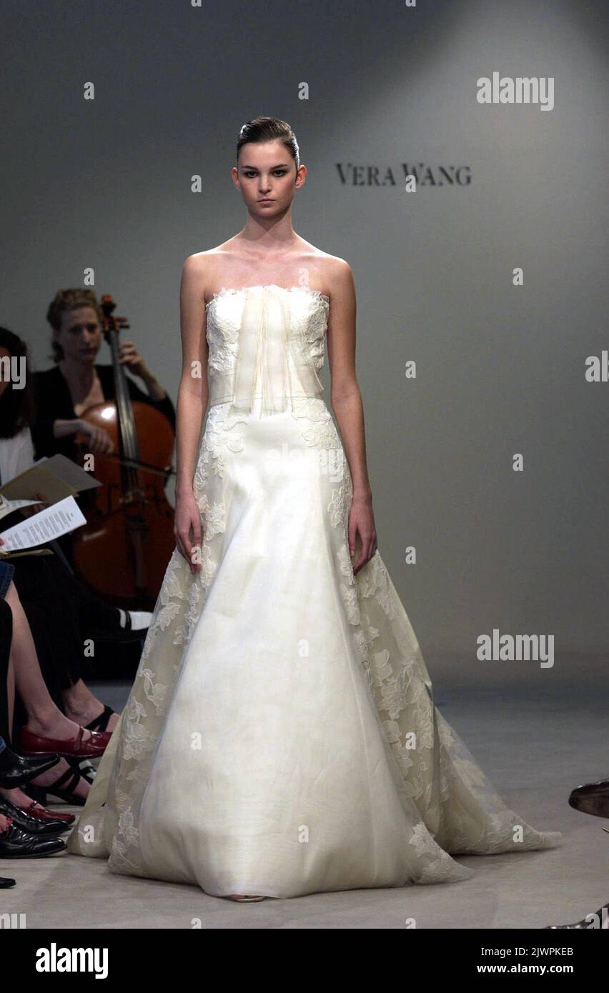 Vera Wang Spring 2003 Bridal show. New York, NY 04/19/2002 Vera Wang Spring 2003 Bridal show. New York, NY 04/19/2002
