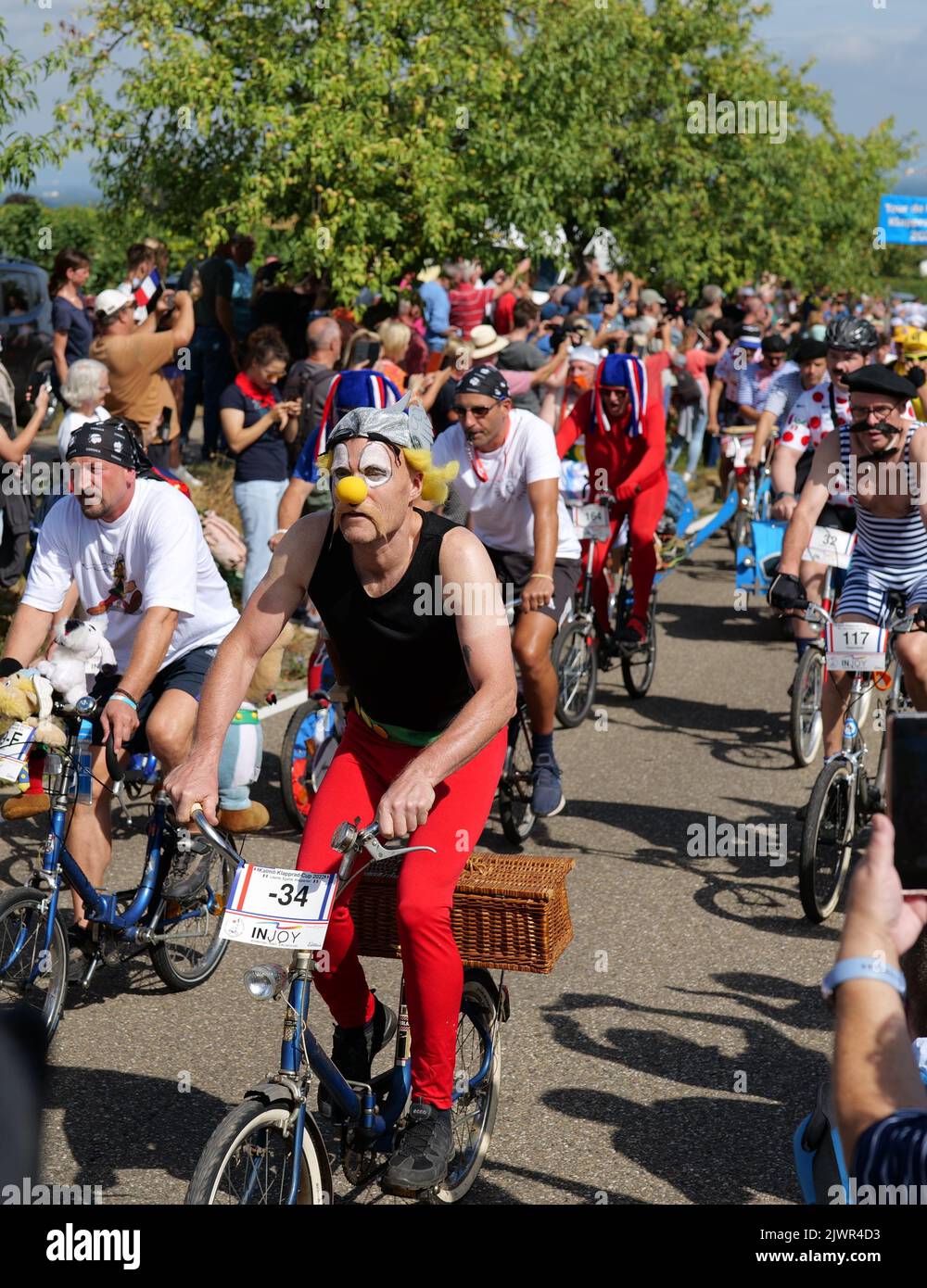 31. Kalmit-Klapprad-Cup 2022 in Maikammer bei Neustadt an der Weinstrae  steht unter dem Motto Libert, galit, Klapperit! Stock Photo - Alamy