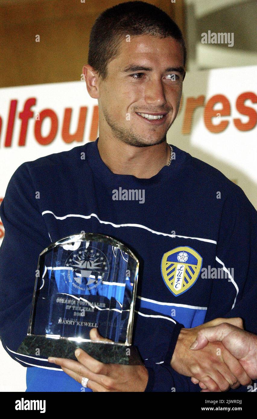 PA PHOTOS/AAP - UK USE ONLY : Australian soccer star Harry Kewell sets  himself up to score for Leeds United during a friendly match against  Chilean Club team Colo Colo at Colonial