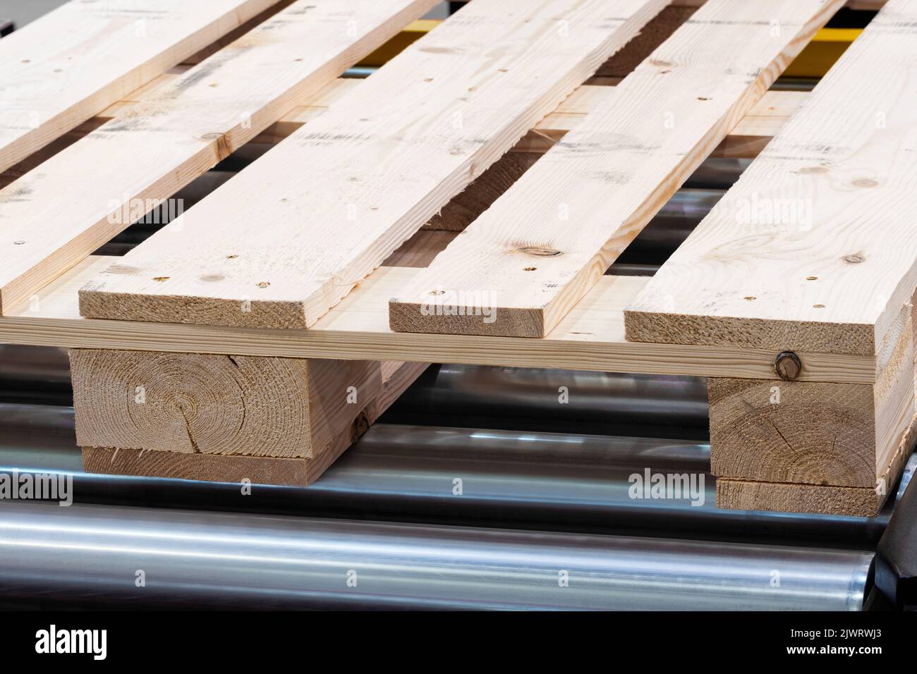 Euro pallet hi-res stock photography and images - Alamy