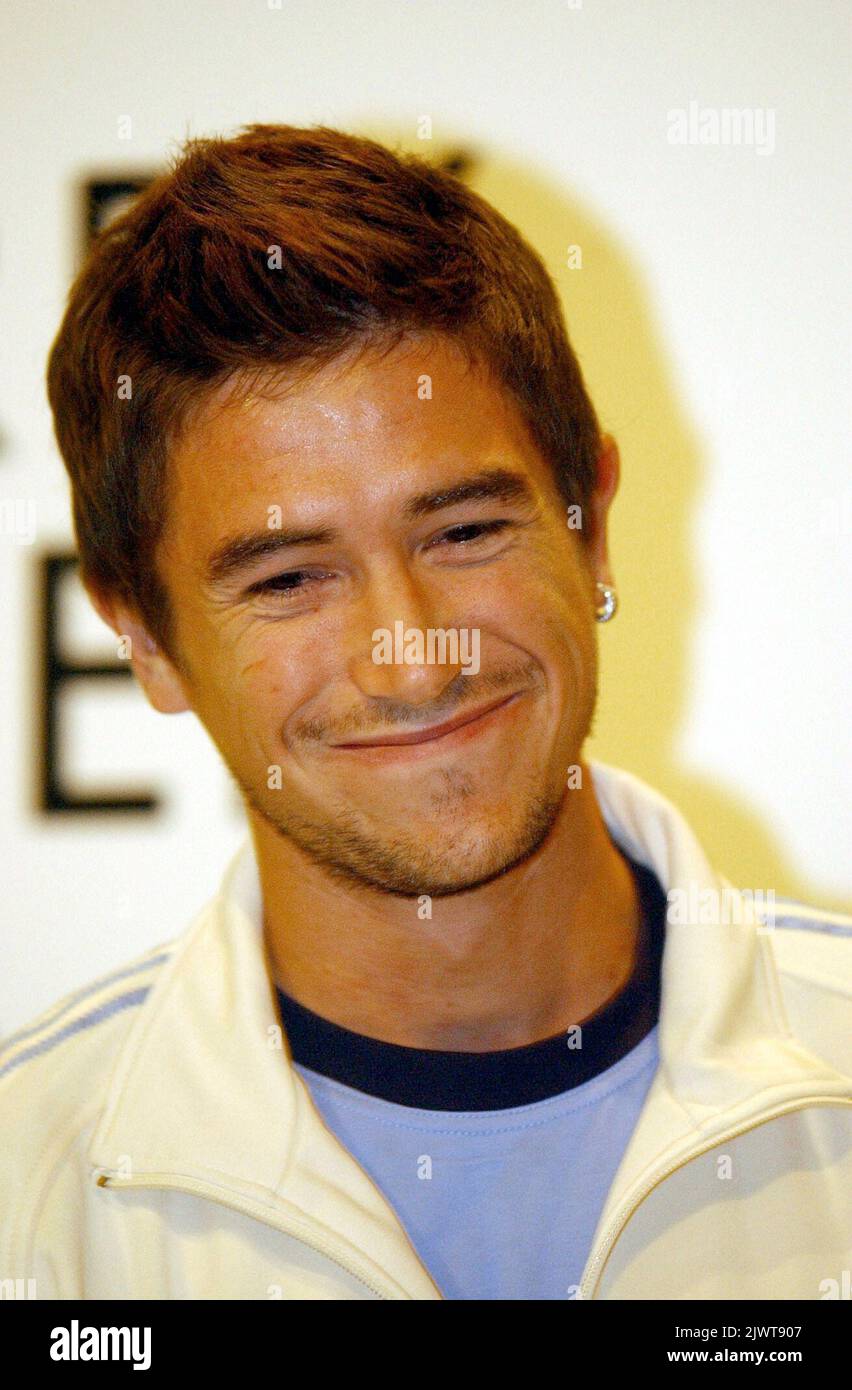 PA PHOTOS / AAP- UK USE ONLY : Australian soccer star Harry Kewell during a  training run with his club Leeds United at Victoria Park, the home of the  Australian Rules Football