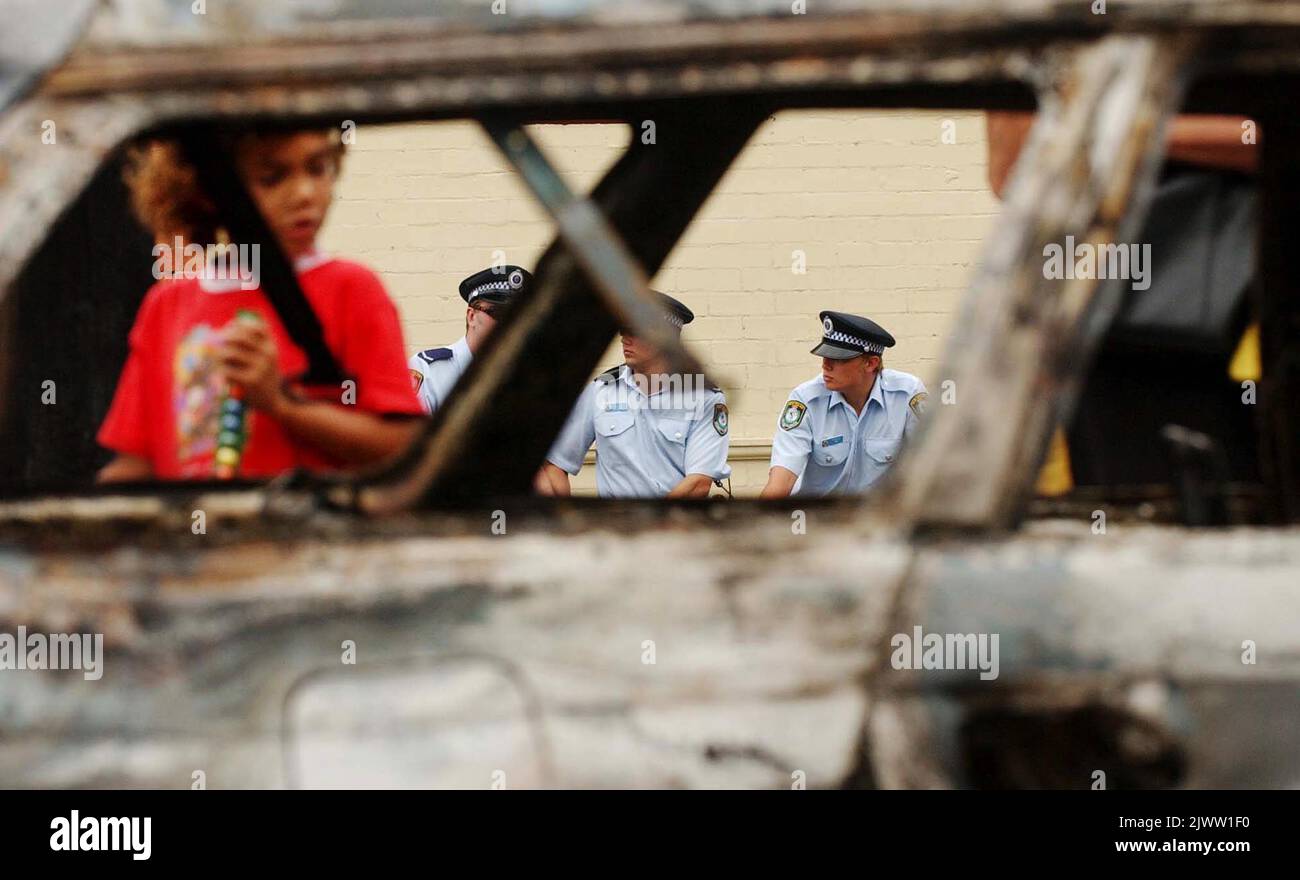Redfer Riots Police retain a strong presence on the streets of Redfern after riots ...