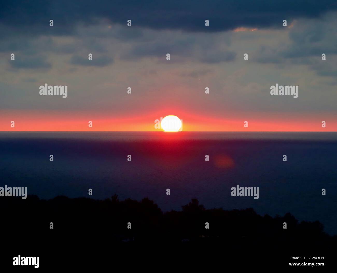 Colorful sunset on Lake Erie Stock Photo - Alamy