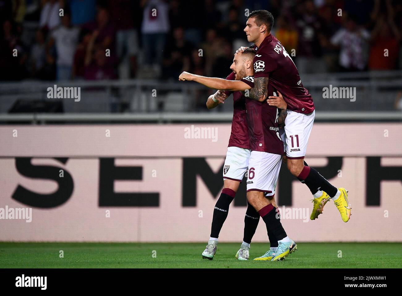 Turin, Italy. 20 May 2022. Players of Torino FC pose for a team photo prior  to the Serie A football match between Torino FC and AS Roma. Credit: Nicolò  Campo/Alamy Live News